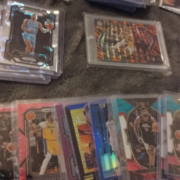 NBA Mystery Pack - 10 Card Mystery Pack of NBA Trading Cards - Picture 3 of 5